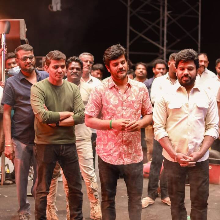 அதை பற்றி எல்லாம் கவலைப்படாமல் சரவணன் அடுத்த படத்திற்கு தயாரானார். புதிய படத்திற்காக புதிய லூக்கை மாற்றி கொண்டு காஷ்மீர் வரையிலும் சென்று வந்தார்.