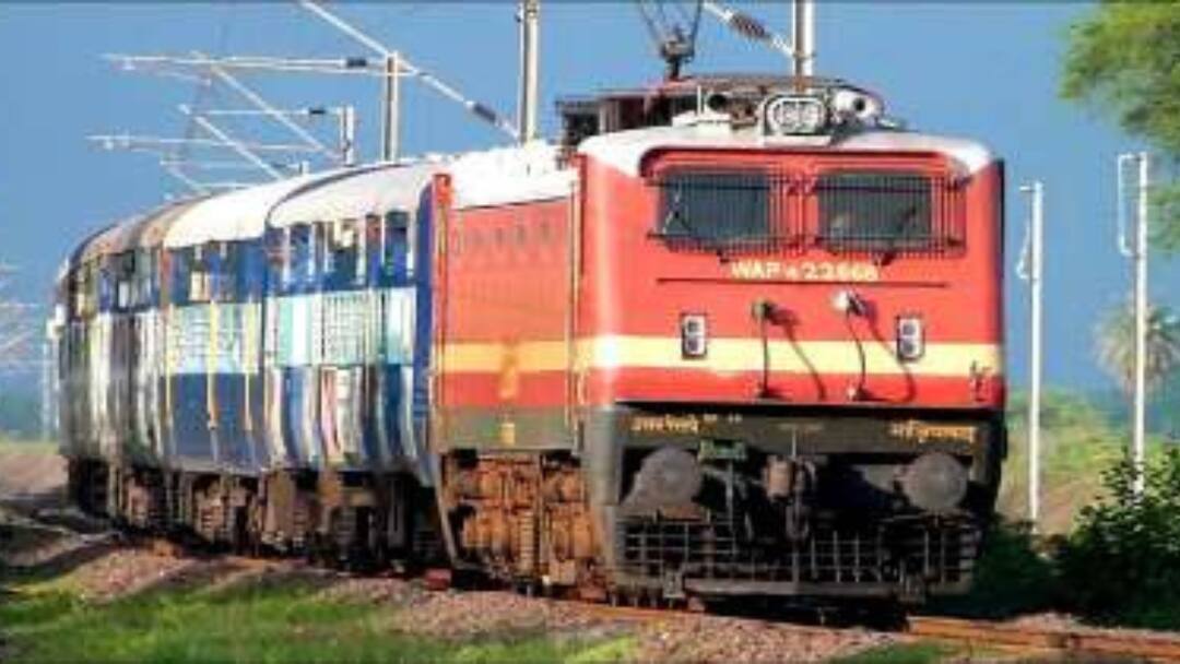 Trains Cancelled : 47 రోజులపాటు 26 రైళ్లు రద్దు- మీరు వెళ్లే ట్రైన్ ఉందేమో చూసుకోండి! 26 trains canceled for 47 days up to 11th august due to technical works includes janmabhoomi and simhadri express trains Trains Cancelled : 47 రోజులపాటు 26 రైళ్లు రద్దు- మీరు వెళ్లే ట్రైన్ ఉందేమో చూసుకోండి!