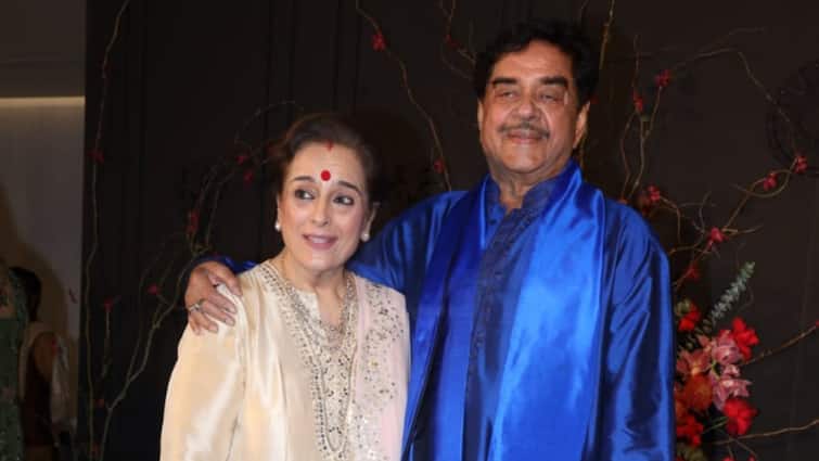 Shatrughan Sinha REACTS To Daughter Sonakshi SInha Wedding WIth Zaheer Iqbal Shatrughan Sinha REACTS To Daughter Sonakshi Sinha's Wedding WIth Zaheer Iqbal: 'Unki Jodi Salamat Rahe'