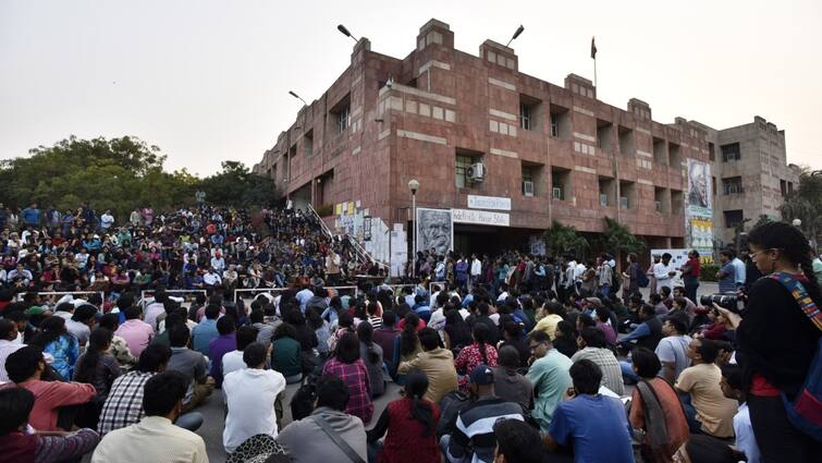 JNU Urges Students Not To Protest Near Academic Complex, Reaffirms Zero Tolerance for Violence JNU Urges Students Not To Protest Near Academic Complex, Reaffirms Zero Tolerance for Violence