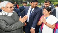 संजीव मुखिया की पत्नी और CM नीतीश कुमार की फोटो पर मचा बवाल, JDU ने दिया ये रिएक्शन