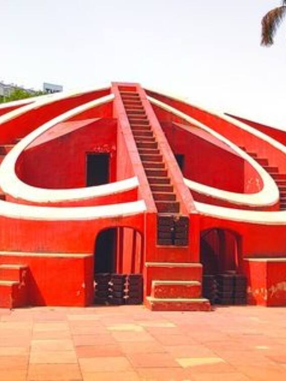 किसने बनवाया था दिल्ली का जंतर-मंतर? जानें इतिहास