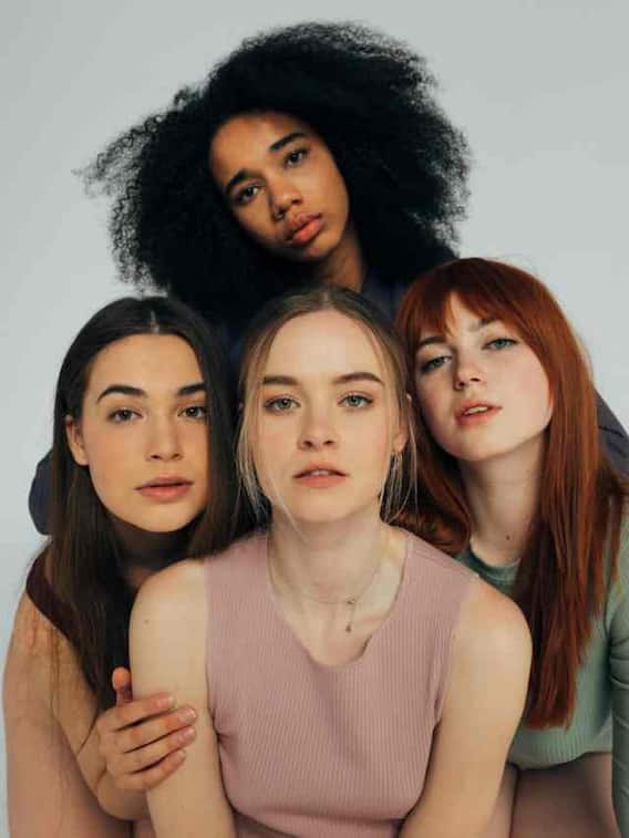 किस देश में रहती हैं सबसे कम महिलाएं