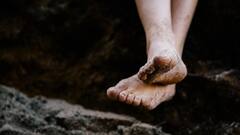 इन देशों में नंगे पैर घूमते हैं लोग, स्टूडेंट्स भी बिना जूते-चप्पल पहने जाते हैं स्कूल