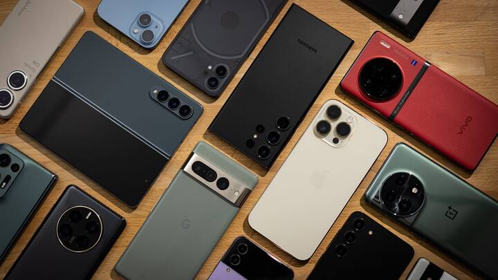 Best Smartphones Under 40000: ਬਜ਼ਾਰ ਵਿੱਚ ਸ਼ਾਨਦਾਰ ਵਿਸ਼ੇਸ਼ਤਾਵਾਂ ਵਾਲੇ ਕਈ ਅਜਿਹੇ ਫ਼ੋਨ ਹਨ, ਜਿਨ੍ਹਾਂ ਦੀ ਕੀਮਤ 40 ਹਜ਼ਾਰ ਤੋਂ ਘੱਟ ਹੈ। ਜੇਕਰ ਤੁਸੀਂ ਚੰਗੇ ਫੋਨ ਦੀ ਤਲਾਸ਼ ਕਰ ਰਹੇ ਹੋ ਤਾਂ ਤੁਹਾਡੇ ਕੋਲ ਇਹ ਸਭ ਤੋਂ ਵਧੀਆ ਵਿਕਲਪ ਹਨ।