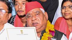 विपक्षी खेमे की फ्रंट लाइन में फैजाबाद के सांसद, सोनिया गांधी से भी की बात, देखें दिलचस्प नजारा