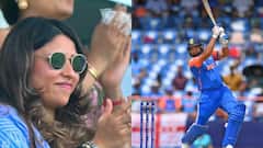 रोहित शर्मा ने स्टार्क पर जड़े 4 छक्के तो झूम उठीं वाइफ रितिका; रिएक्शन हो रहा वायरल