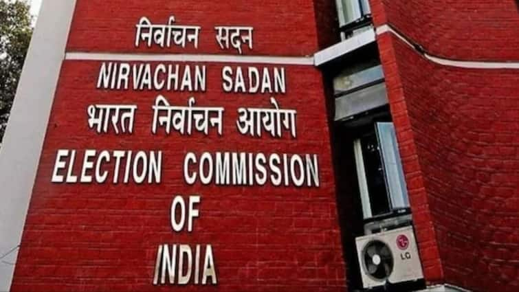 Election commission started voter list updation work for Jammu and Kashmir, Haryana, Maharashtra, Jharkhand EC ने जम्मू-कश्मीर, हरियाणा, महाराष्ट्र, झारखंड में शुरू की चुनाव की तैयारी, वोटर लिस्ट में कब से अपडेट होगा नाम?