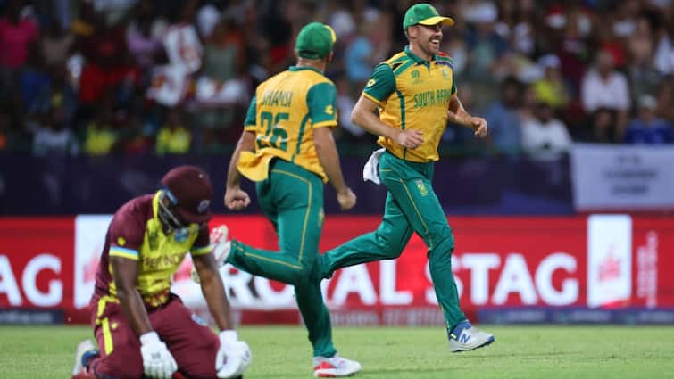 SA vs WI T20 World Cup 2024 Match Highlights South Africa defeat West Indies by 3 wickets with DLS and reached in semi final SA vs WI: दक्षिण अफ्रीका ने वेस्टइंडीज़ को हराकर सेमीफाइनल में बनाई जगह, कांटेदार मुकाबले में 3 विकेट से दर्ज की जीत 
