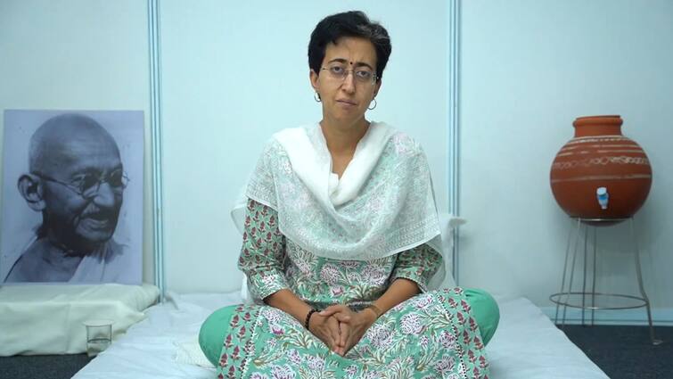 Atishi attack on BJP Hunger Strike fourth day today Delhi Water Crisis  Atishi Hunger Strike: भूख हड़ताल के चौथे दिन आतिशी का बड़ा बयान, 'दिल्ली को 46 करोड़...'