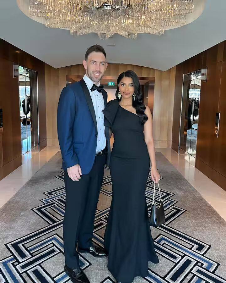 ग्लेन मॅक्सवेल- ऑस्ट्रेलियाचा क्रिकेटपटू ग्लेन मॅक्सवेलच्या पत्नीचं नाव विनी रमन आहे.  विनी आणि मॅक्सवेल हे दोघेही एकमेकांना बऱ्याच वर्षांपासून डेट करत होते. विनी आणि मॅक्सवेल यांनी 14 मार्च 2020 रोजी साखरपुडा उरकला. मात्र, कोरोनामुळे त्यांचं लग्न लांबणीवर गेलं होतं. दरम्यान, 18 मार्च 2022 रोजी भारतीय पद्धतीने त्याचं लग्न जोरात पार पडलं.