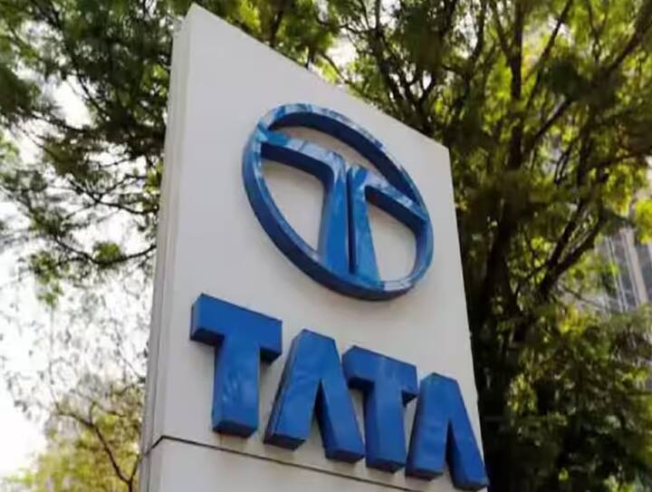 Dividend Share: टाटा कंपनीने आपल्या शेअरधारकांना डिव्हिडेंडच्या रुपात मोठं गिफ्ट देण्याचा निर्णय घेतला आहे.