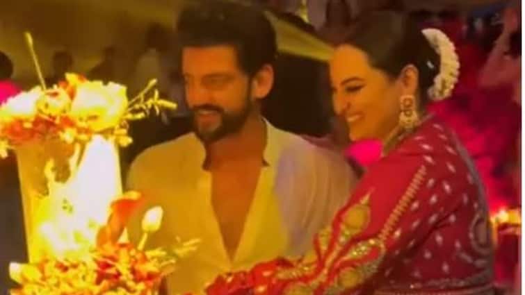 Inside Sonakshi Sinha Zaheer Iqbal Reception Giant Wedding Cake, Crazy Dance Performances And Much More See Videos Inside Sonakshi-Zaheer's Reception: Giant Wedding Cake, Crazy Dance Performances And Much More, WATCH