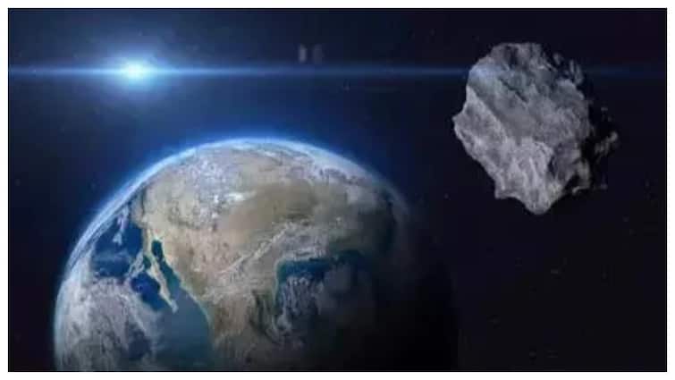 US space agency NASA 72% Chance That An Asteroid May Hit Earth 12 July 2038 पृथ्वी पर मच सकती है तबाही! टकराने करीब आ रहा ये एस्ट्रॉयड, नासा ने बता दी तारीख