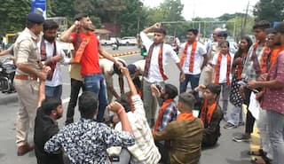 GCAS પૉર્ટલને લઇ ABVPનું વિરોધ પ્રદર્શન, ગુજરાતમાં ઠેર-ઠેર વિદ્યાર્થીઓએ કર્યુ ચક્કાજામ