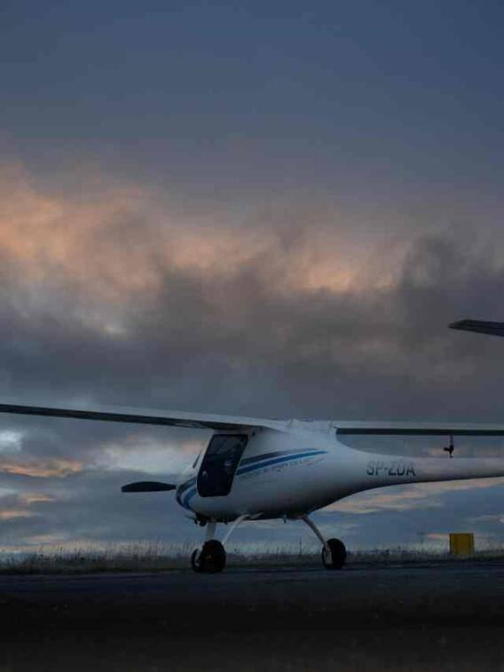 उड़ते प्लेन का दरवाजा खुल गया तो क्या होगा