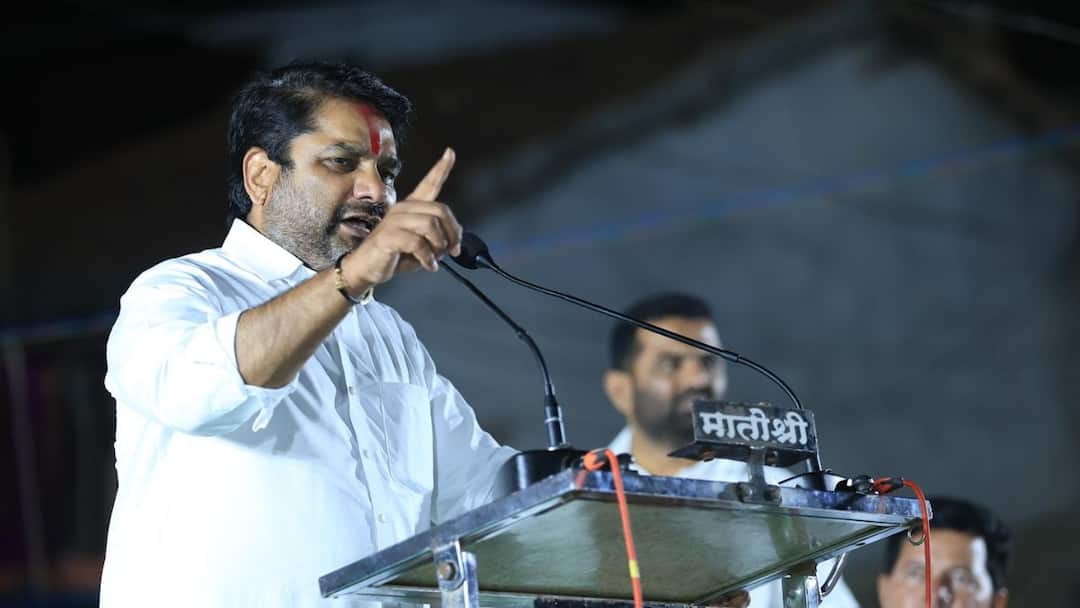 Satej Patil on Bidri Sakhar Karkhana Satej Patil on Bidri Sakhar Karkhana : के पी पाटलांनी शाहू महाराजांचे स्वागत करताच बिद्री साखर कारखान्यावर छापा टाकला; सतेज पाटलांचा आरोप