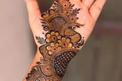 Mehndi Designs: आप भी मेहंदी बनाना सीख रही है, तो इन पांच आसान मेहंदी डिजाइन को भी करें ट्राई