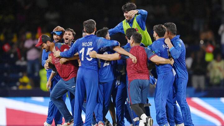 তবে অস্ট্রেলিয়া যদি ভারতকে হারায়ও, তাহলেও আফগানরা সেমিফাইনালে পৌঁছতে পারে। অস্ট্রেলিয়া ভারতের বিরুদ্ধে এক রানে জিতলে বাংলাদেশকে অন্তত ৩৬ রানেই হারাতে হবে