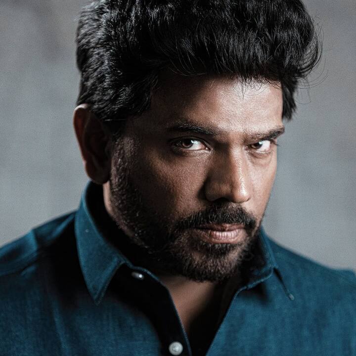 இவருக்கு சினிமா மீது ஏற்பட்ட காதலால், 2022 ஆம் ஆண்டில் தி லெஜண்ட் என்ற படத்தின் மூலம் கதாநாயகனாக அறிமுகமானார்.