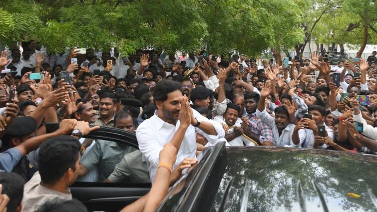 YS Jagan leaves to Bengaluru from Pulivendula after completing three days tour YS Jagan Bengaluru: పులివెందుల నుంచి నేరుగా బెంగళూరుకు YS జగన్ - కొద్ది రోజులు అక్కడేనా?