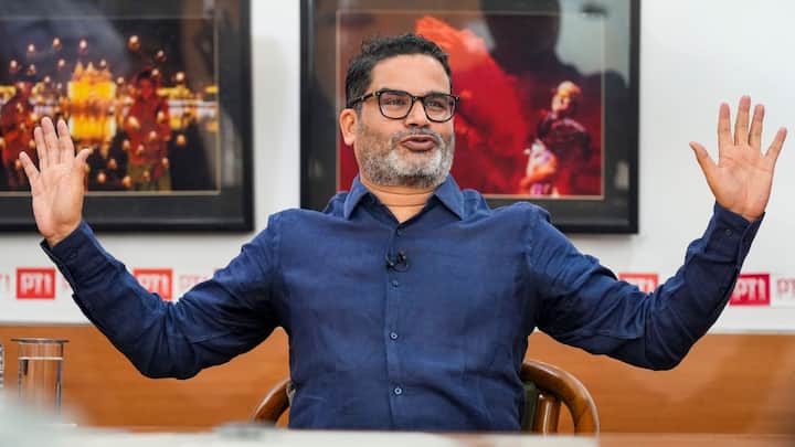 उन्होंने कहा कि व्यक्ति को जात-पात करने का समय है. लालू जी का बेटा मुख्यमंत्री कैसे बनेगा आपको इस बात की चिंता है. मोदी जी के 56 इंच का सीन आपको दिख रहा है, लेकिन अपने बच्चों की बर्बादी नहीं दिख रही है. तो आपका बच्चा नहीं भोगेगा तो और कौन बोगेगा.
