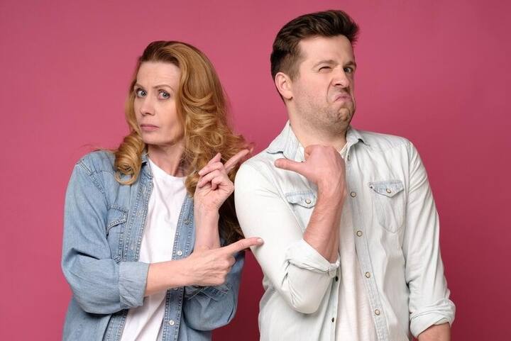 इसके अलावा आप किसी काउंसलर के पास भी अपने पति को लेकर जा सकती हैं. हो सकता है उनके गाइड करने पर आपके पति में बदलाव आ जाएं.