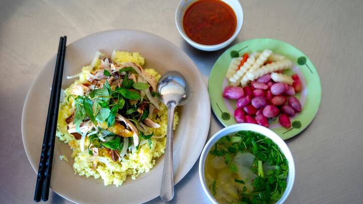 காலை உணவு, மதிய உணவு மற்றும் இரவு உணவின் போது பார்லியில் செய்யப்பட்ட உணவை சாப்பிடுவது வளர்சிதை மாற்றத்தில் முன்னேற்றம், இன்சுலின் அளவு சீராக இருக்க,அடிக்கடி பசி ஏற்படாமல் இருக்க உதவும்.  பார்லியில் உள்ள நார்ச்சத்து, குடலில் உள்ள நல்ல பாக்டீரியாக்களின் எண்ணிக்கையை அதிகரிப்பது மற்றும் பயனுள்ள ஹார்மோன்களை வெளியிடுவதில் நல்ல தாக்கத்தை ஏற்படுத்துவதாக ஆராய்ச்சியாளர்கள் கூறியுள்ளனர்.