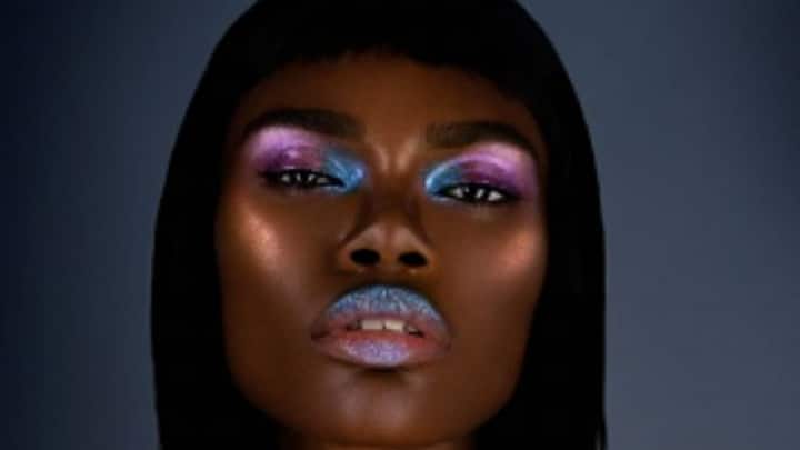 Holographic Highlighters: Holographic highlighter adds an interesting shimmer that can enhance natural features of the face, making it perfect for anyone looking to express their unique style. It can be applied on to cheekbones, brow bones, eyelids, and even lips to get a radiant and multi-dimensional glow that complements all skin tones. (Image source: Special Arrangements)