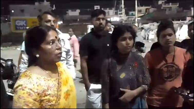 कानपुर: गर्ल्स हॉस्टल की लड़कियों ने छेड़छाड़ के विरोध में किया हंगामा, दो गिरफ्तार