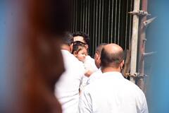 Raha Kapoor Pics: अपनी लाडली संग नए घर का काम देखने पहुंचे रणबीर-आलिया, राहा के क्यूट अंदाज ने फिर जीता फैंस का दिल