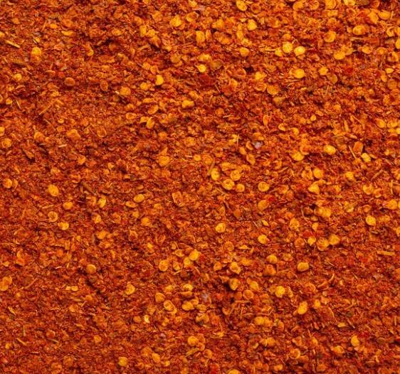 ਤੁਹਾਡੀ ਜਾਣਕਾਰੀ ਲਈ ਤੁਹਾਨੂੰ ਦੱਸ ਦੇਈਏ ਕਿ ਪੈਕ ਕੀਤੇ ਮਸਾਲਿਆਂ ਦਾ ਭਾਰ ਵਧਾਉਣ ਲਈ ਇਸ ਵਿੱਚ ਲੱਕੜ ਦਾ ਬੂਰਾ, ਇੱਟ ਪਾਊਡਰ ਅਤੇ ਕਈ ਰੰਗ ਮਿਲਾਏ ਜਾਂਦੇ ਹਨ।