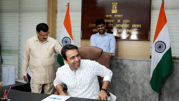 जयंत चौधरी कौशल विकास मंत्री है, लेकिन किसानों की आवाज वह कैसे उठा पाएंगे यह भी देखना महत्वपूर्ण होगा. क्योंकि पिछले 5 सालों में जयंत चौधरी और उनकी पार्टी आरएलडी किसानों के मुद्दों को उठती आई है.