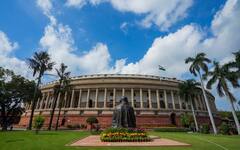 लोकसभा स्पीकर को कितनी मिलती है सैलरी? सुविधाएं जान हैरान हो जाएंगे आप