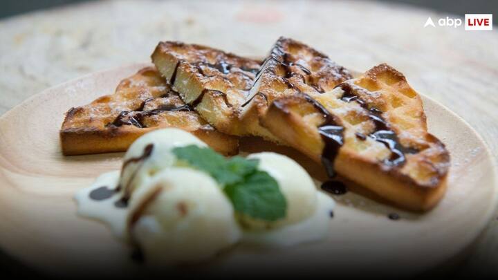 अगर आप भी आइसक्रीम को फ्रीजर में रखते वक्त उसका ढक्कन सही से नहीं लगाती हैं तो उसके पिघलने का खतरा बढ़ जाता है. दरअसल, ढक्कन सही से नहीं लगने पर आइसक्रीम हवा के संपर्क में आ जाती है और पिघल जाती है.