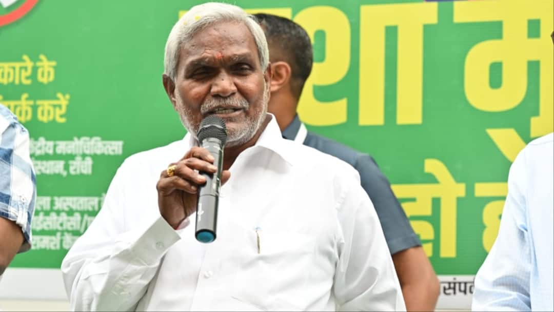 झारखंड में 26 हजार सहायक शिक्षकों की होगी भर्ती, CM चंपई सोरेन ने अधिकारियों को दिए ये निर्देश Jharkhand Assistant Teacher Recruitment 2024 26 thousand by September 5 CM Champai Soren orders officials झारखंड में 26 हजार सहायक शिक्षकों की होगी भर्ती, CM चंपई सोरेन ने अधिकारियों को दिए ये निर्देश