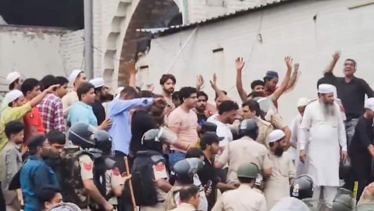 New Delhi Mangolpuri mosque demolition Municipal Corporation of Delhi Protests Erupt In Delhi's Mangolpuri Area Over Demolition At Mosque — On Cam