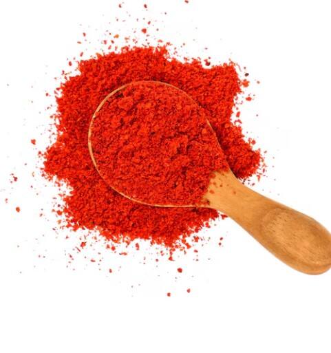 ਇਹ ਚੀਜ਼ਾਂ ਪੇਟ ਵਿੱਚ ਦਾਖ਼ਲ ਹੋ ਕੇ ਕਈ ਖ਼ਤਰਨਾਕ ਬਿਮਾਰੀਆਂ ਦਾ ਕਾਰਨ ਬਣ ਸਕਦੀਆਂ ਹਨ। FSSAI ਨੇ ਕਿਹਾ ਕਿ ਮਿਲਾਵਟੀ ਮਸਾਲਿਆਂ ਨੂੰ ਦੇਖਦੇ ਹੋਏ ਅਸੀਂ ਤੁਹਾਨੂੰ ਕੁੱਝ ਖਾਸ ਟ੍ਰਿਕਸ ਦੱਸਾਂਗੇ ਜਿਸ ਦੀ ਮਦਦ ਨਾਲ ਤੁਸੀਂ 5 ਸੈਕਿੰਡ 'ਚ ਅਸਲੀ ਅਤੇ ਨਕਲੀ ਲਾਲ ਮਿਰਚਾਂ 'ਚ ਫਰਕ ਕਰ ਸਕਦੇ ਹੋ।