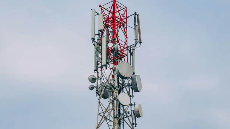 Telcos Begin Bidding For Radiowaves Worth Rs 96,317-Crore