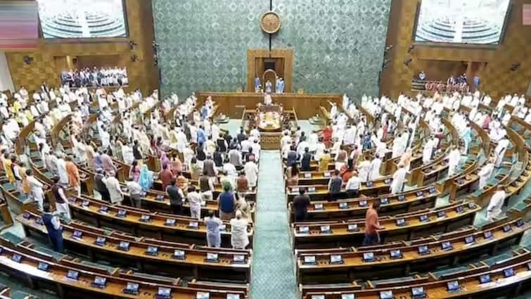 Parliament Monsoon Session LIVE Union Budget 2024 FM Nirmala Sitharaman Economic Survey Speech Parliament Monsoon Session LIVE: નાણામંત્રી નિર્મલા સીતારમણે રજૂ કર્યો આર્થિક સર્વે, વર્ષ 2024-25માં 6.5થી 7 ટકા GDP ગ્રોથનો અંદાજ