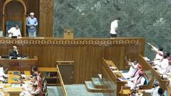 शपथ लेते वक्त राहुल गांधी ने कर दी बड़ी भूल! सांसदों ने याद दिलाया तो वापस लौटे स्पीकर के पास