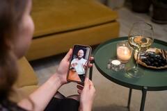 Relationship Tips: इन पांच टिप्स को अपनाकर आप भी मेंटेन कर सकते हैं लॉन्ग डिस्टेंस रिलेशनशिप