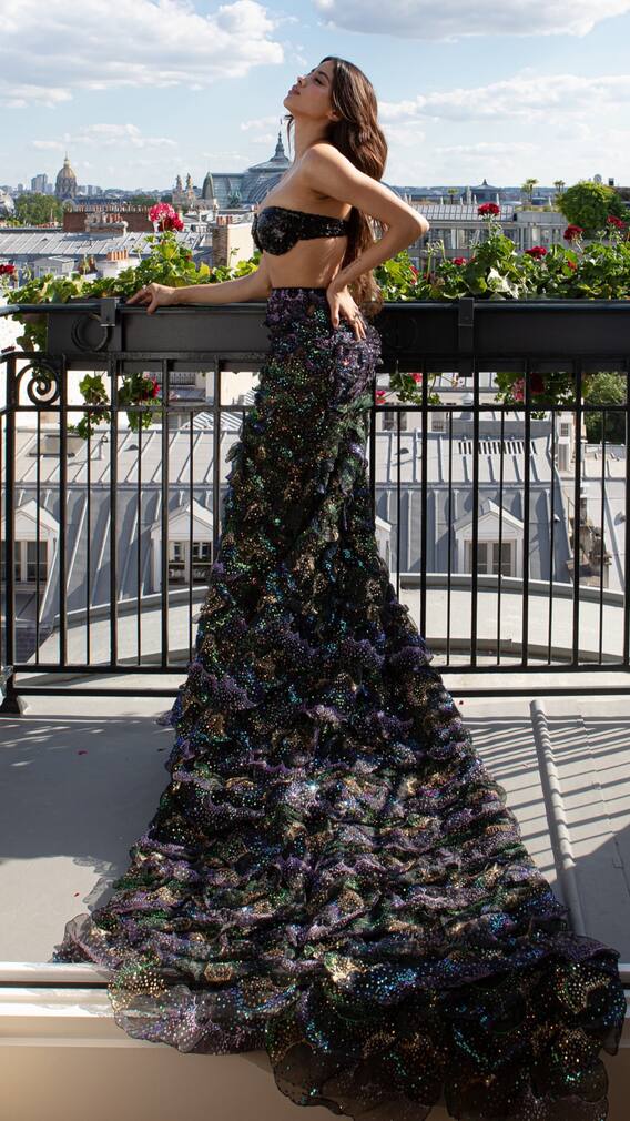 जान्हवी कपूरचा सिझलिंग ब्लॅक मरमेड ड्रेस!