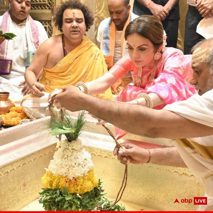 ముంబైలోని బాంద్రా కాంప్లెక్స్లో ఉన్న జియో వరల్డ్ సెంటర్లో మూడు రోజుల పాటు జరిగే వేడుక కోసం ప్రత్యేక ఏర్పాట్లు చేస్తున్నారు.