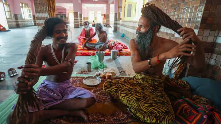 భారీ వర్షం పడిన తర్వాత రామాలయంలోని గర్భగుడిలో పై కప్పు నుంచ వర్షపు నీరు పడుతున్నట్టు 24 జూన్, 2024న సత్యేంద్ర దాస్ గుర్తించారు.