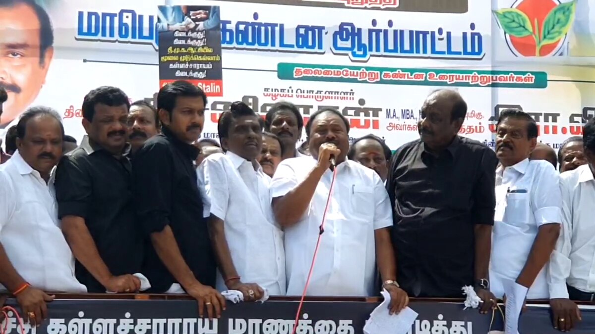 அதிமுக ஆட்சியில் கள்ளச்சாராயம் காய்ச்சப்பட்டதாக திண்டுக்கல் சீனிவாசன் பேச்சால் அதிமுகவினர் அதிர்ச்சி