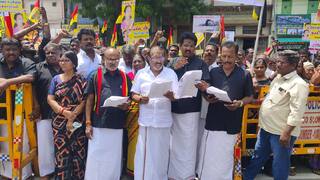 DMDK Protest: கள்ளக்குறிச்சி கள்ளச்சாராயம் வழக்கு; சி.பி.ஐ. விசாரணை நடத்த வேண்டும் - தே.மு.தி.க. வலியுறுத்தல்