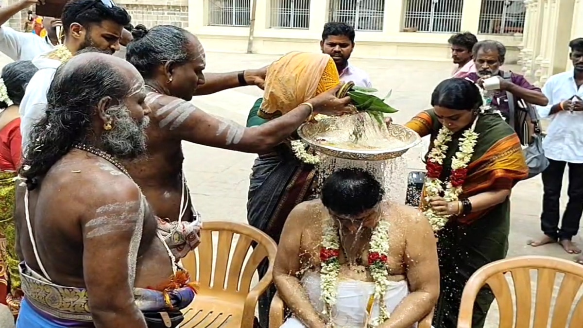 ஸ்ரீ அமிர்தகடேஸ்வரர் கோயிலில் குடும்பத்துடன் வழிபாடு செய்த காங்கிரஸ் கட்சி மூத்த தலைவர் திருநாவுக்கரசர்!