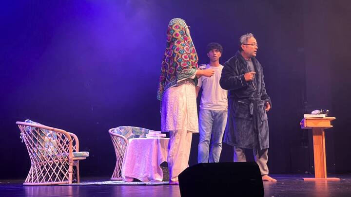 শুধু বাংলা নয়, হিন্দীতে রামায়ন এবং মন্চায়ন -এর মতো নাটকও মেলবোর্নের মঞ্চে উপস্থাপিত করেছেন তাঁরা। বিদেশের মানুষদের কাছে, ভারতীয় সংস্কৃতির মাধুর্য্যকে পৌঁছে দেওয়াই এই দলের উদ্দেশ্য।