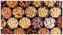 बच्चों को ड्राई फ्रूट्स खिलाना किस उम्र से शुरू करना चाहिए, नहीं पता है तो जान लें